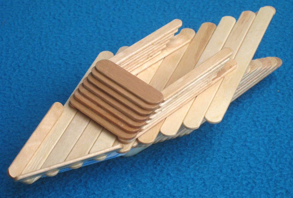 front view showing the 2 coloured popsicle sticks